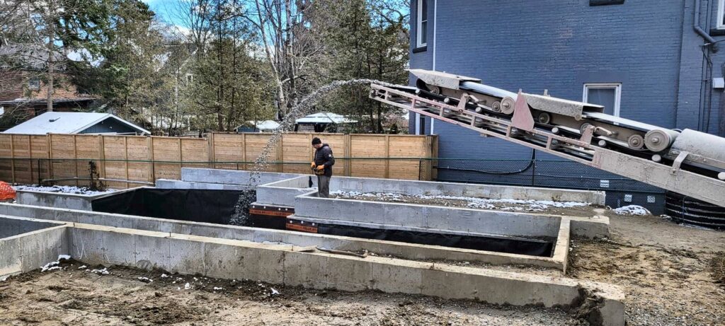 Foundation home, poured concrete foundation walls in Oakville by Grand Structural Services